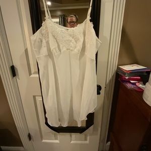 Night gown and robe set